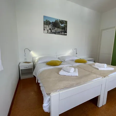 Guest house Jarula 3*