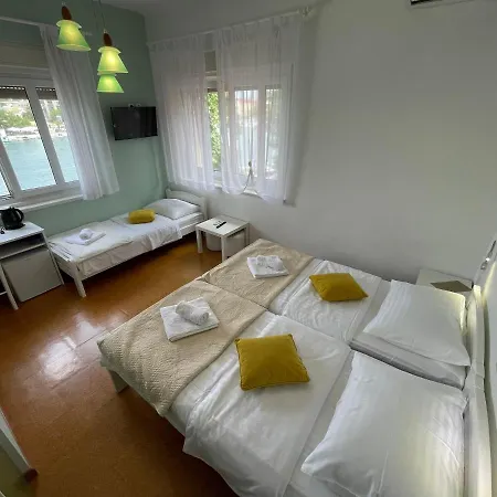 Jarula Konukevi 3*