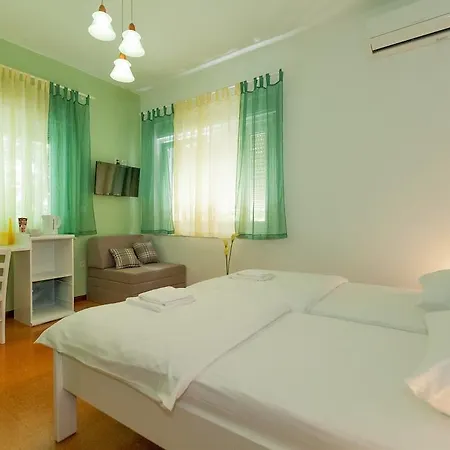 Jarula Konukevi 3*